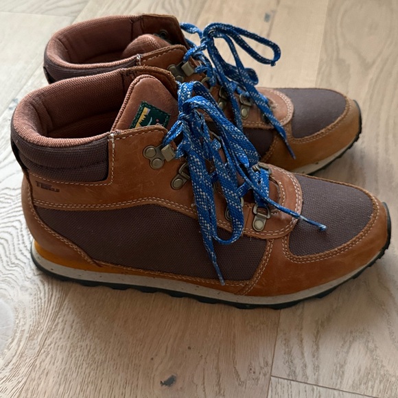 L.L. Bean Hiking Boots (Men’s 7 / Women’s 8.5) - Picture 3 of 5